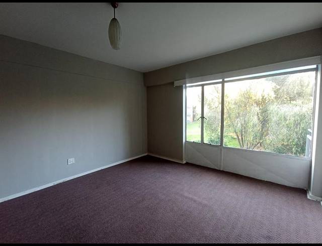 1 BEDROOM PROPERTY TO RENT IN FLORIDA LAKE